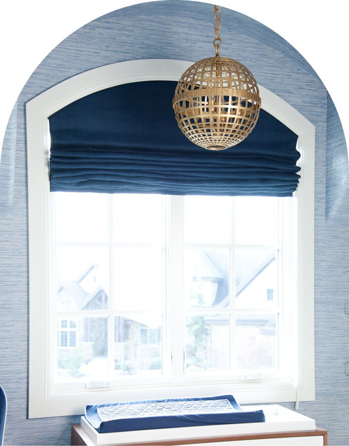 На арочное окно